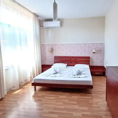 Rosi Villa *