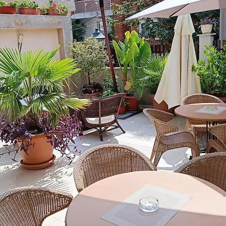 Rosi Villa *