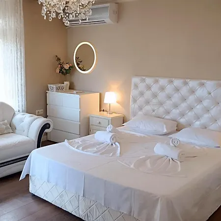Rosi Villa *